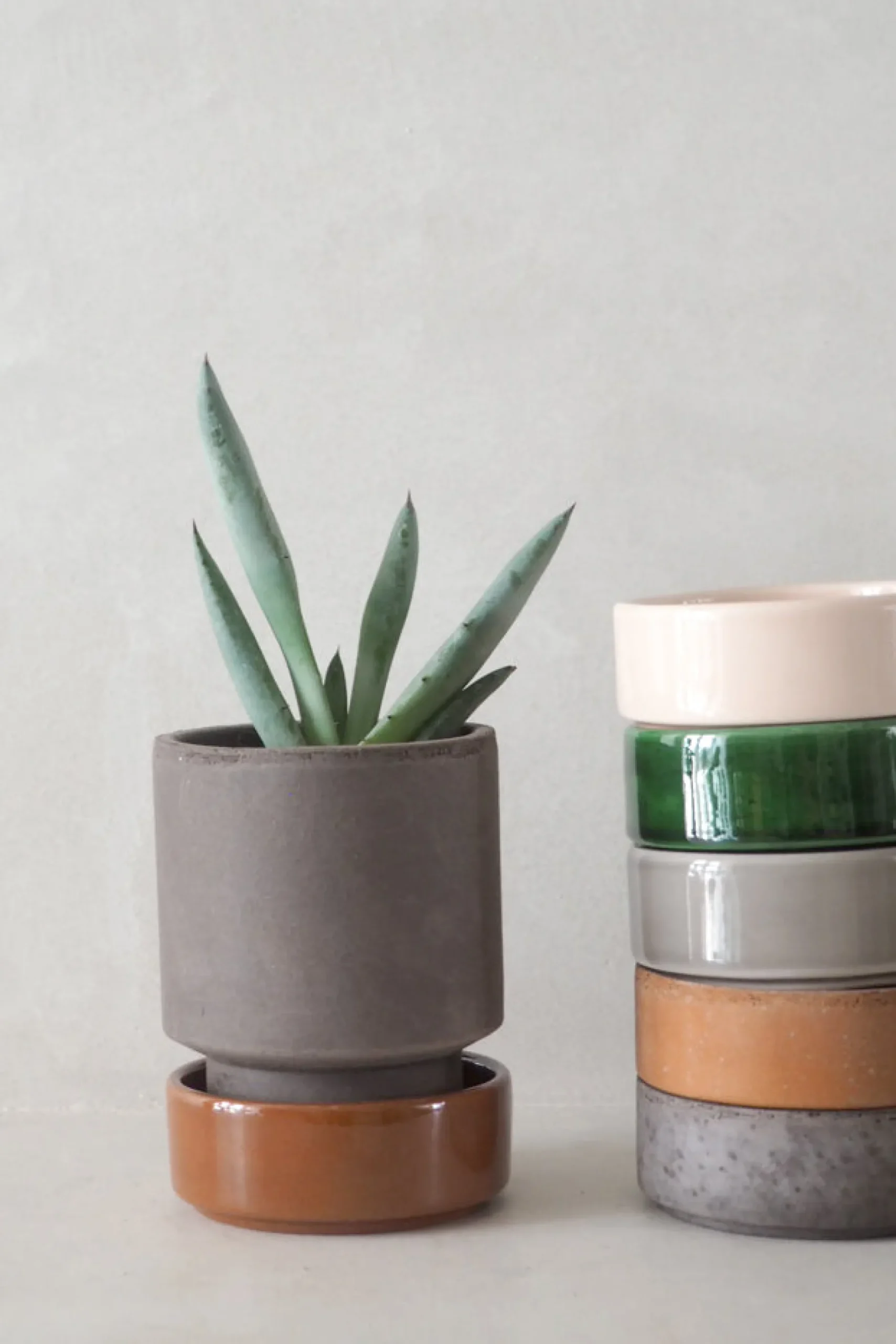 Terrakotta-Krukker^PLANT Hoff krukke, raw grey + raw grey underskål, gulvkrukke