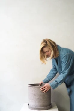 Terrakotta-Krukker|Stor^PLANT Modena gulvkrukke - raw grey